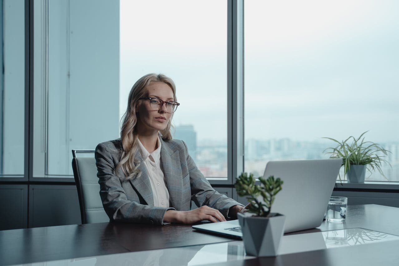 How To Become a CEO: A Guide for Aspiring High School Students