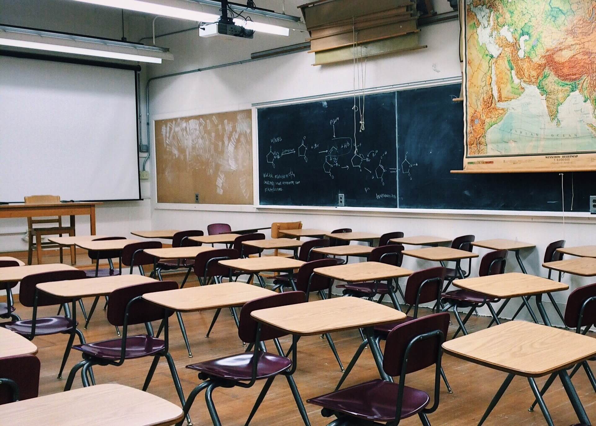 Can You Apply To College as a Junior? Who Qualifies and What To Consider